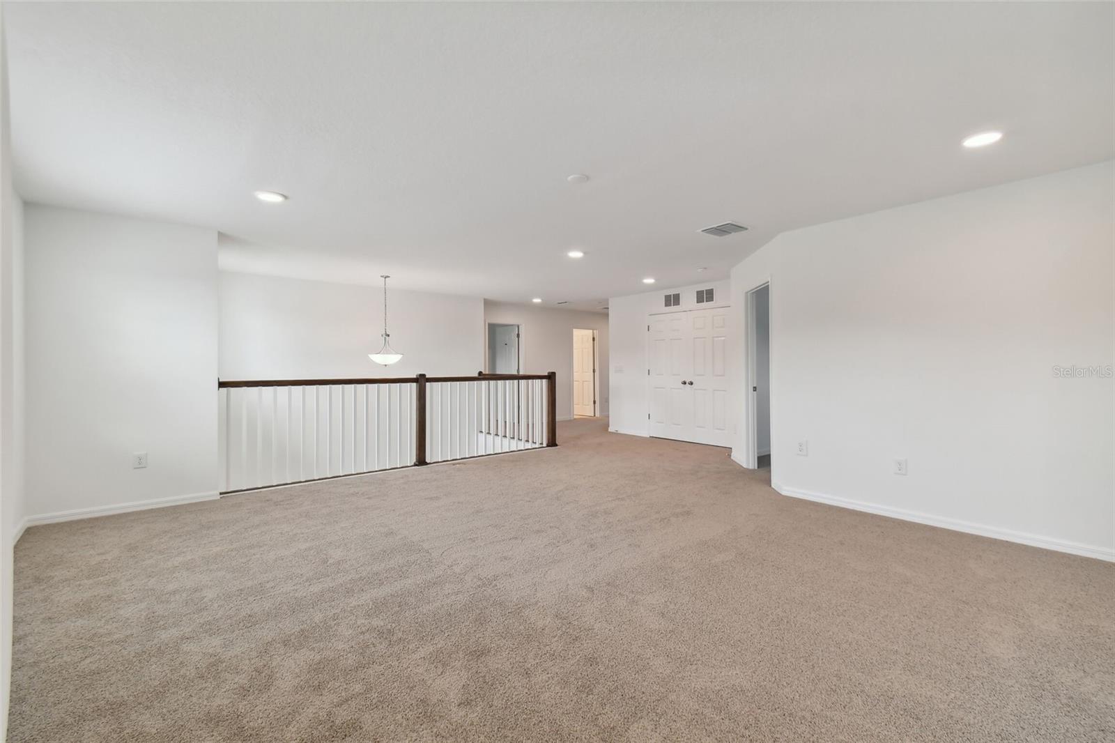 Listing photo id 17 for 4939 Eagle Rock Drive