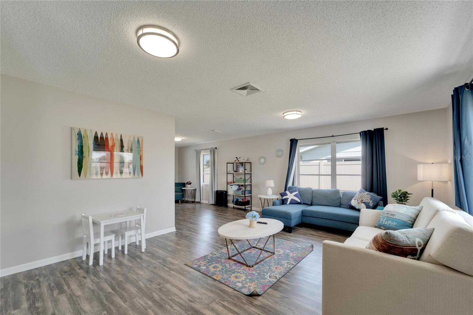 Listing photo id 9 for 1011 Spindle Palm Way