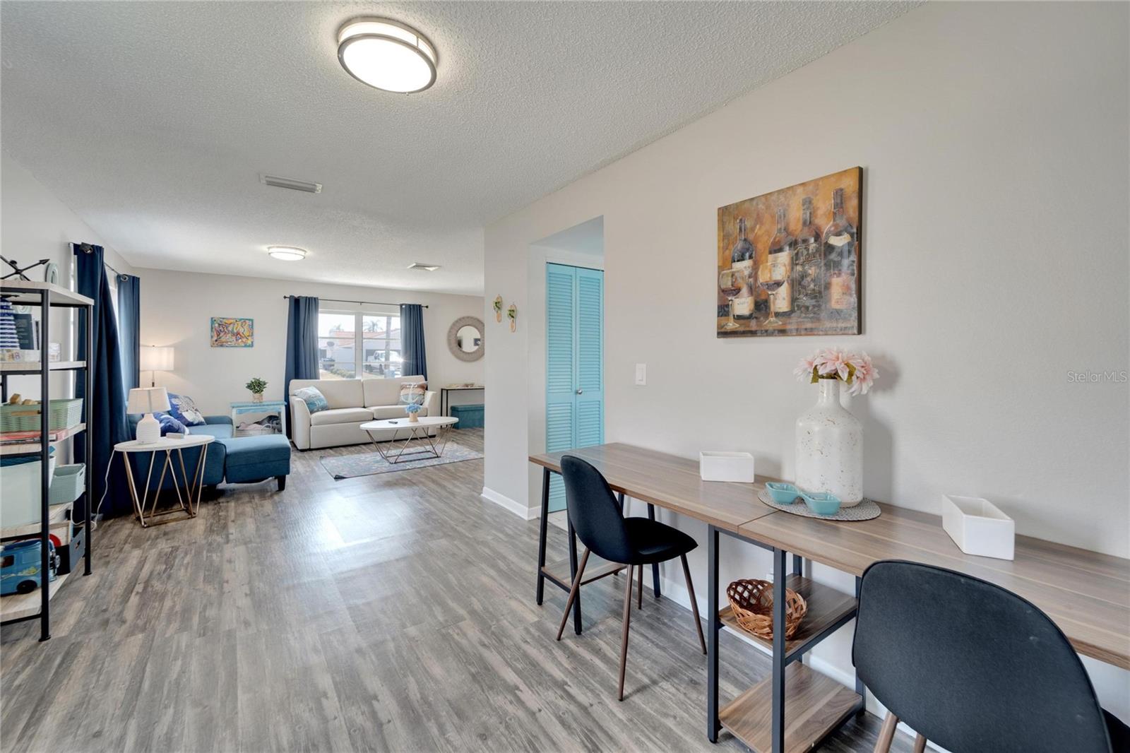 Listing photo id 15 for 1011 Spindle Palm Way