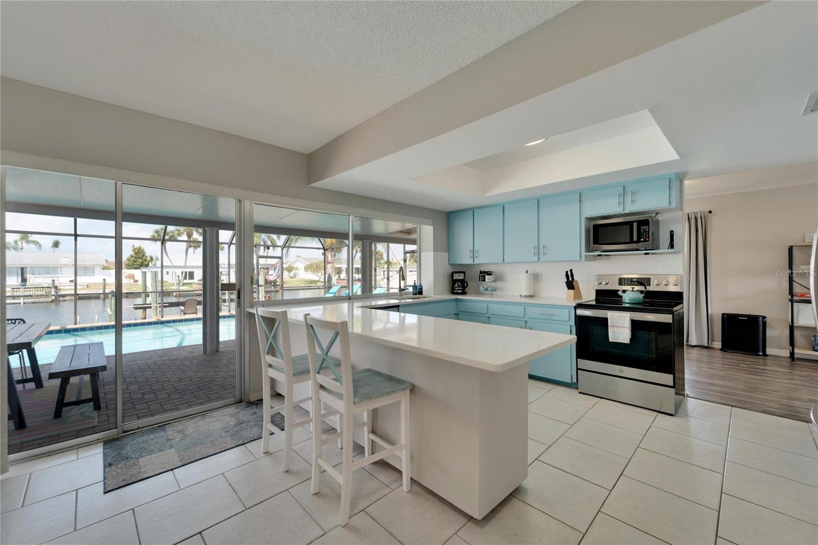 Listing photo id 16 for 1011 Spindle Palm Way