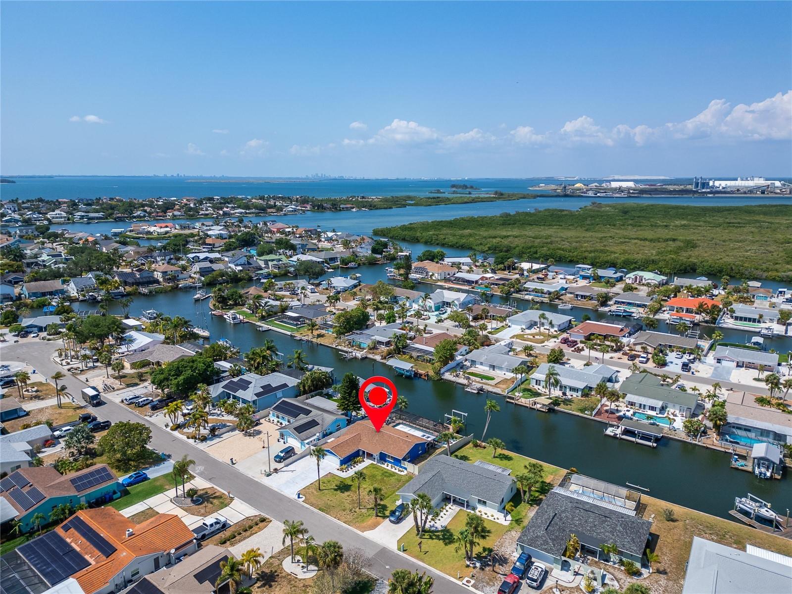 Listing photo id 0 for 1011 Spindle Palm Way