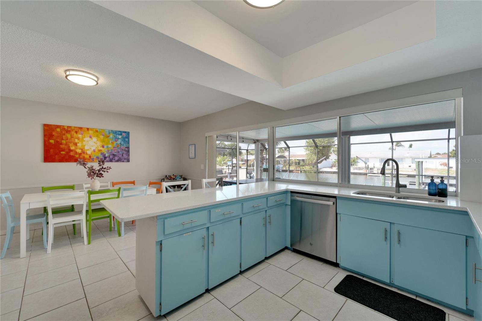 Listing photo id 21 for 1011 Spindle Palm Way