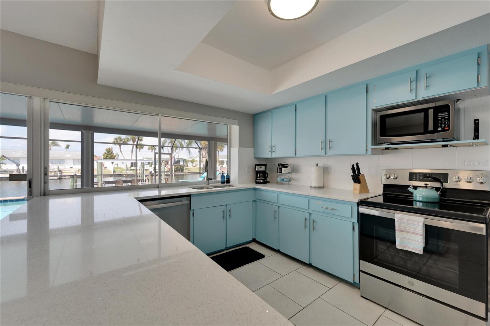 Listing photo id 22 for 1011 Spindle Palm Way