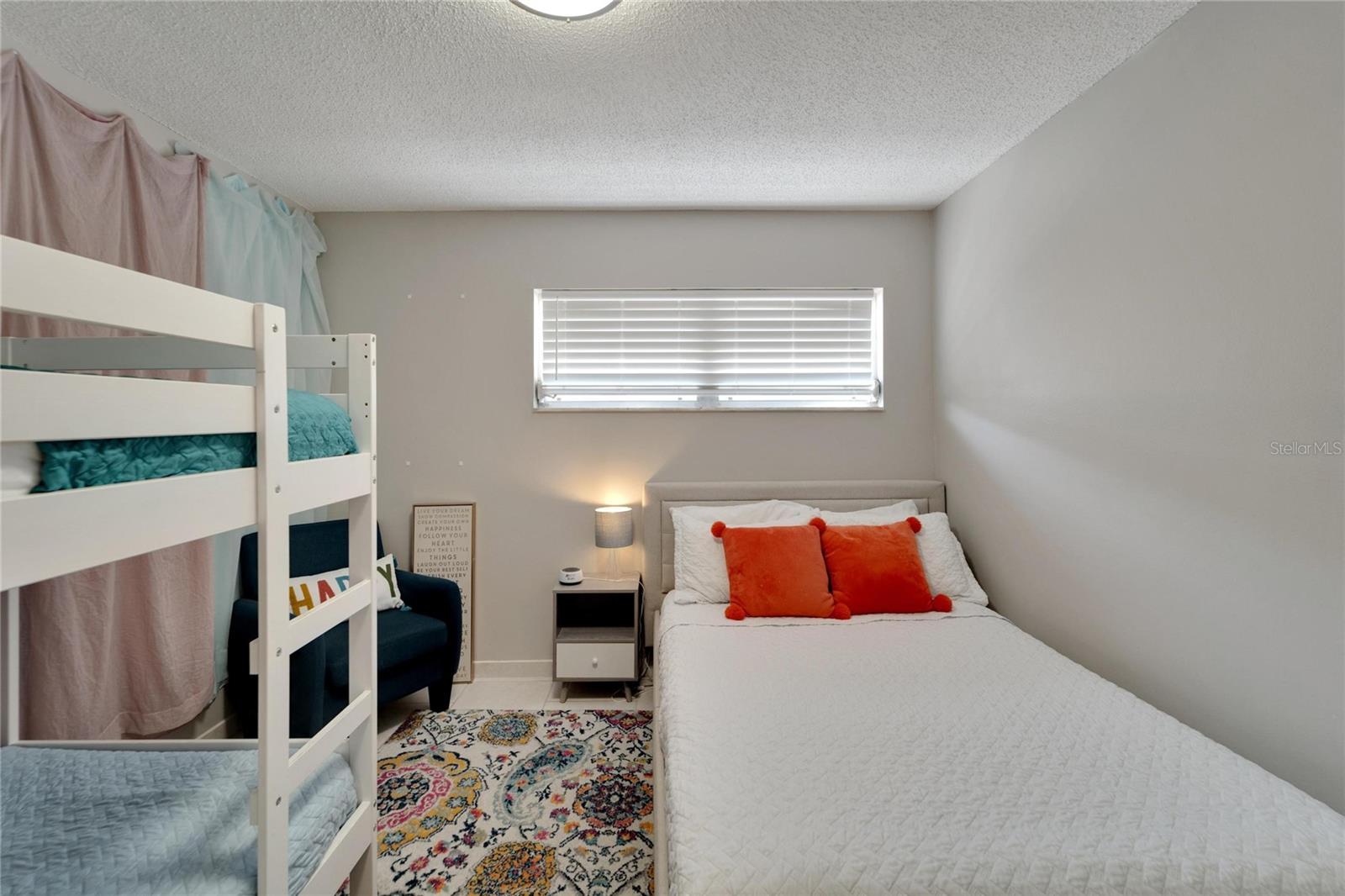 Listing photo id 24 for 1011 Spindle Palm Way