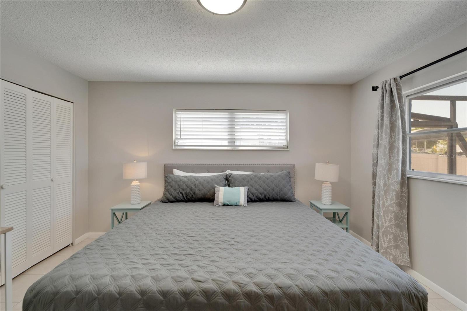 Listing photo id 27 for 1011 Spindle Palm Way