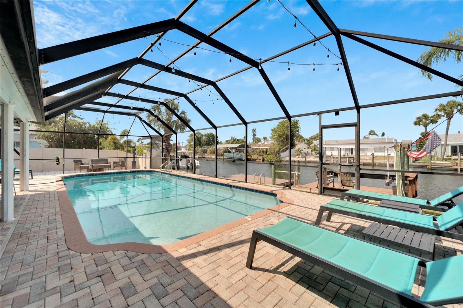 Listing photo id 1 for 1011 Spindle Palm Way