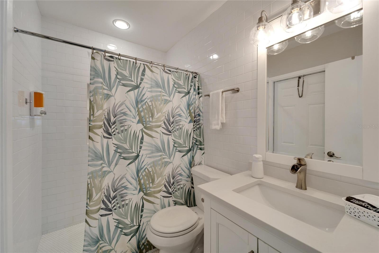Listing photo id 30 for 1011 Spindle Palm Way