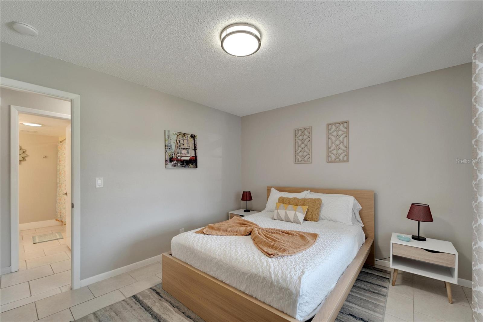 Listing photo id 34 for 1011 Spindle Palm Way