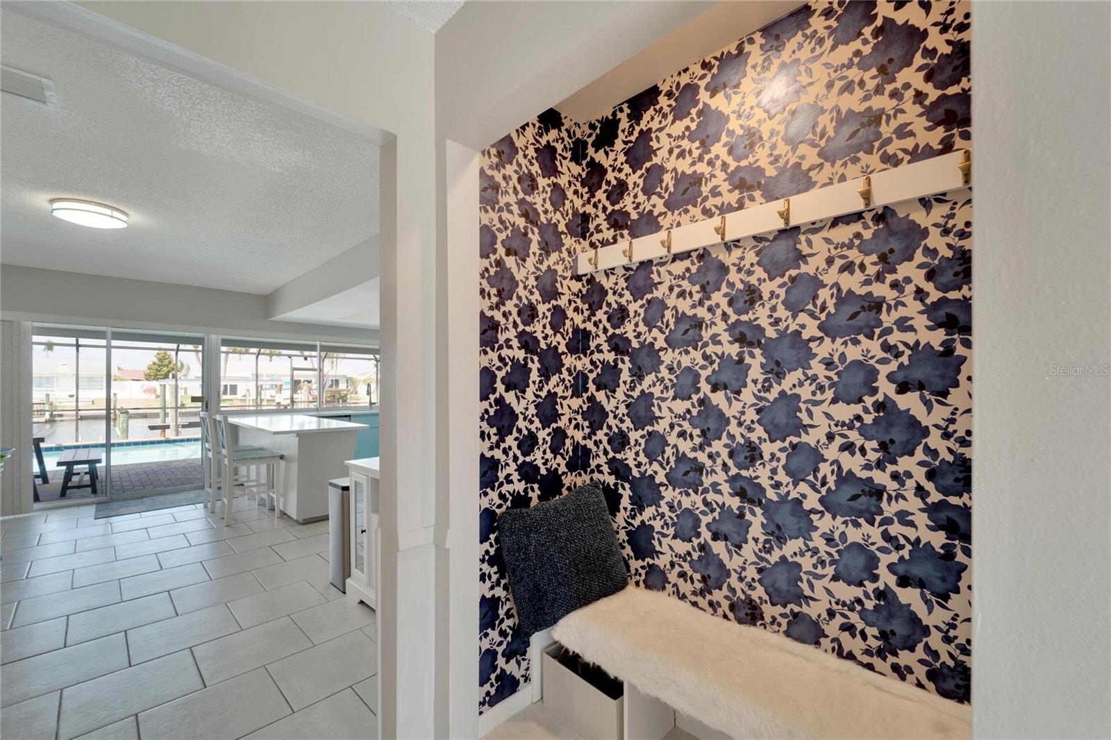 Listing photo id 42 for 1011 Spindle Palm Way