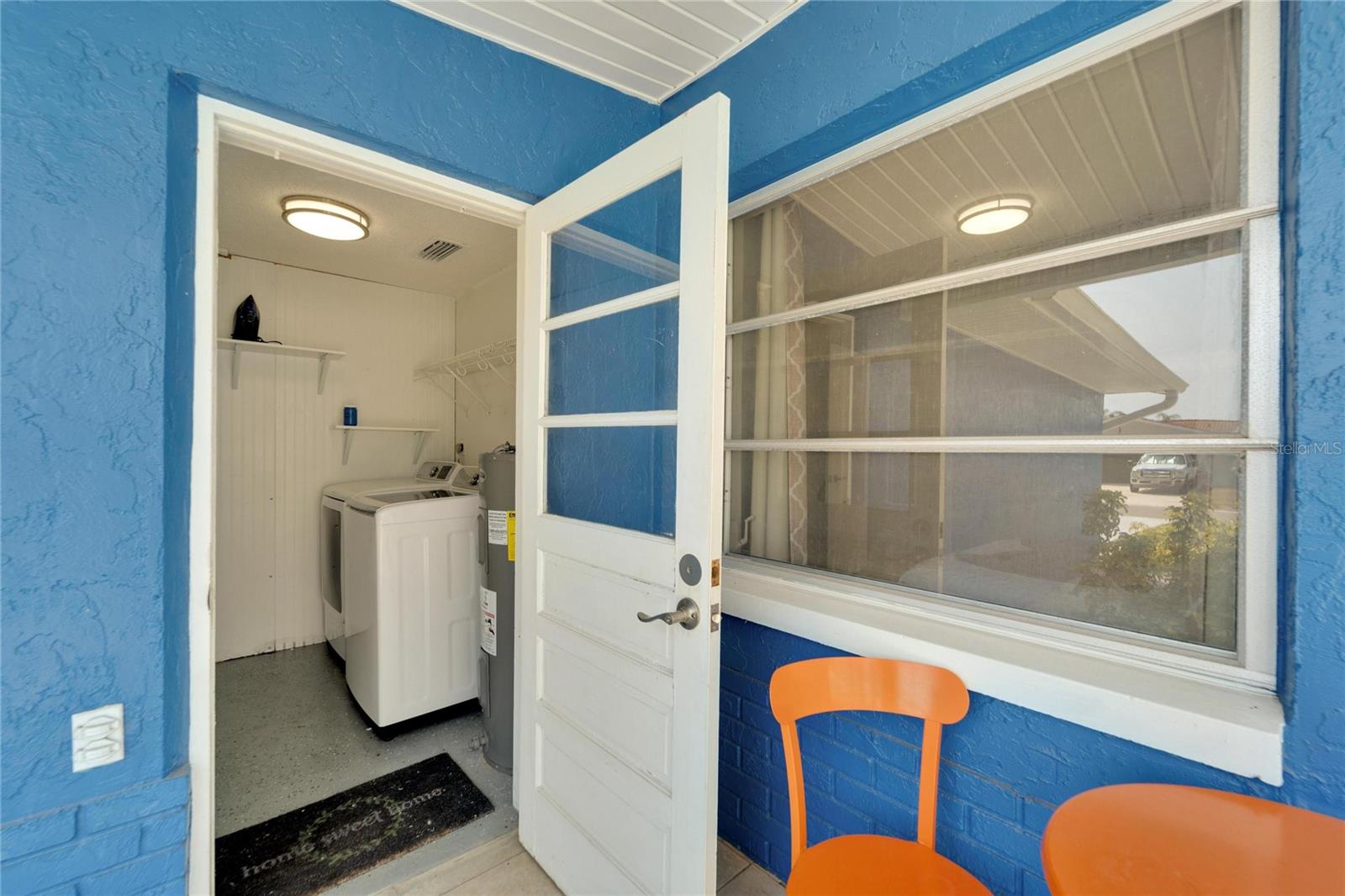 Listing photo id 50 for 1011 Spindle Palm Way