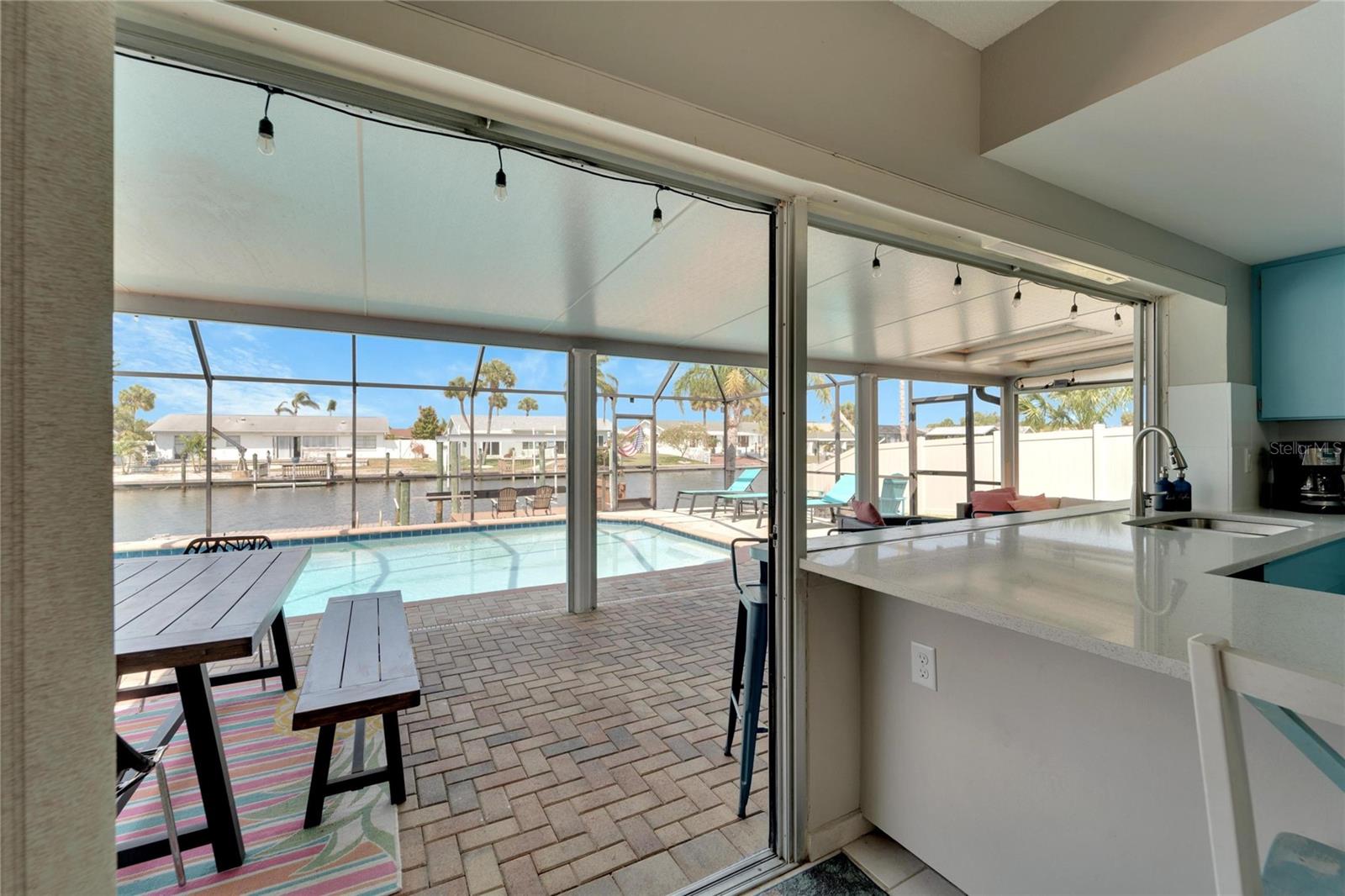 Listing photo id 52 for 1011 Spindle Palm Way