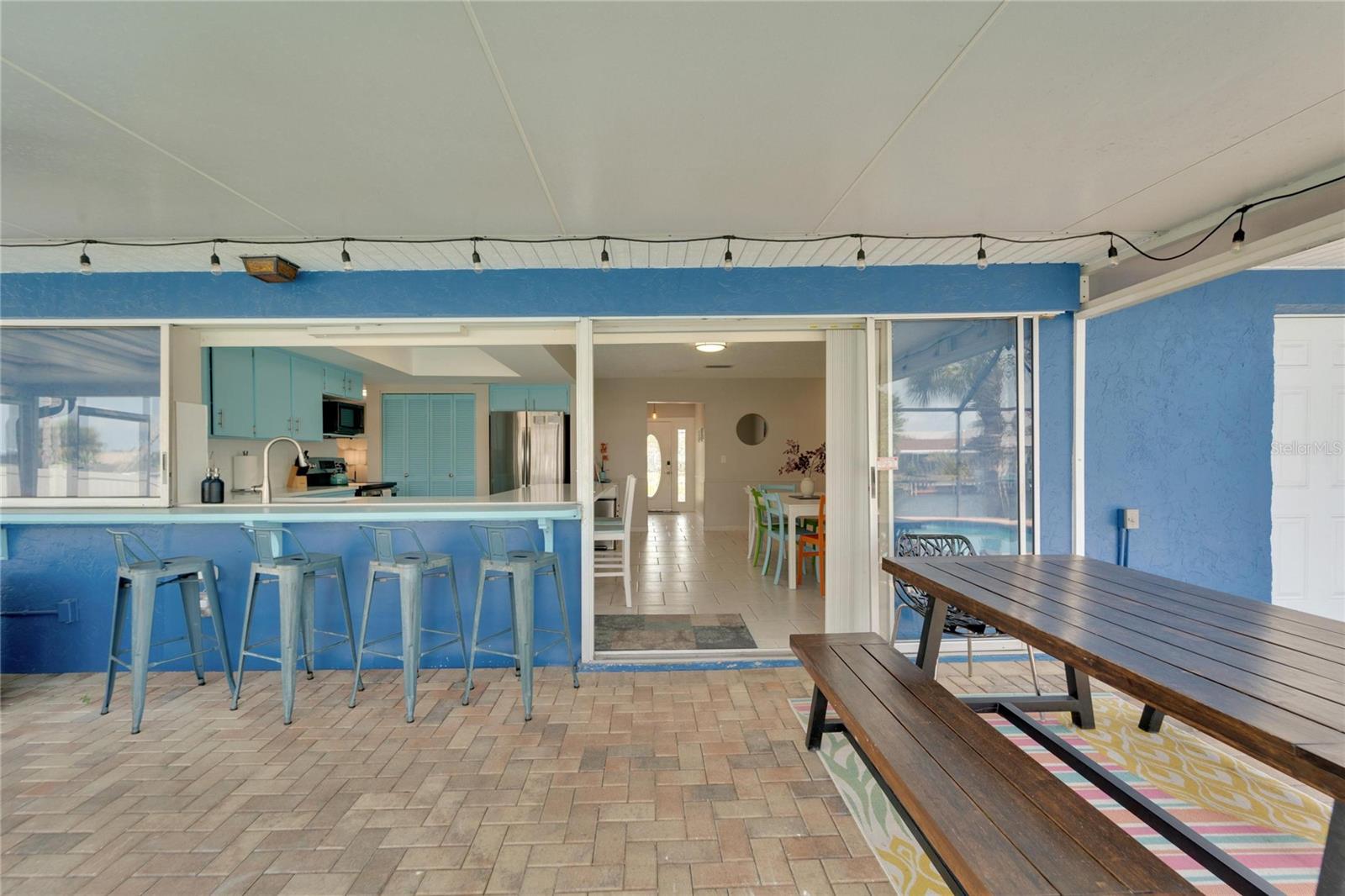 Listing photo id 53 for 1011 Spindle Palm Way