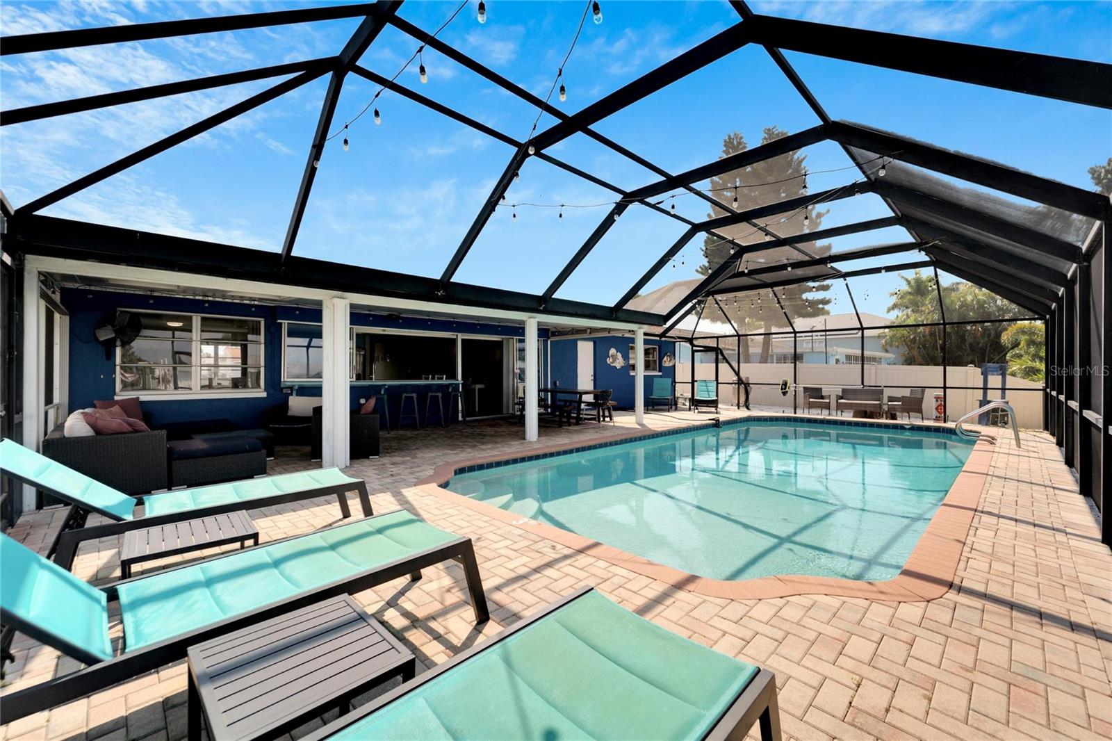 Listing photo id 56 for 1011 Spindle Palm Way