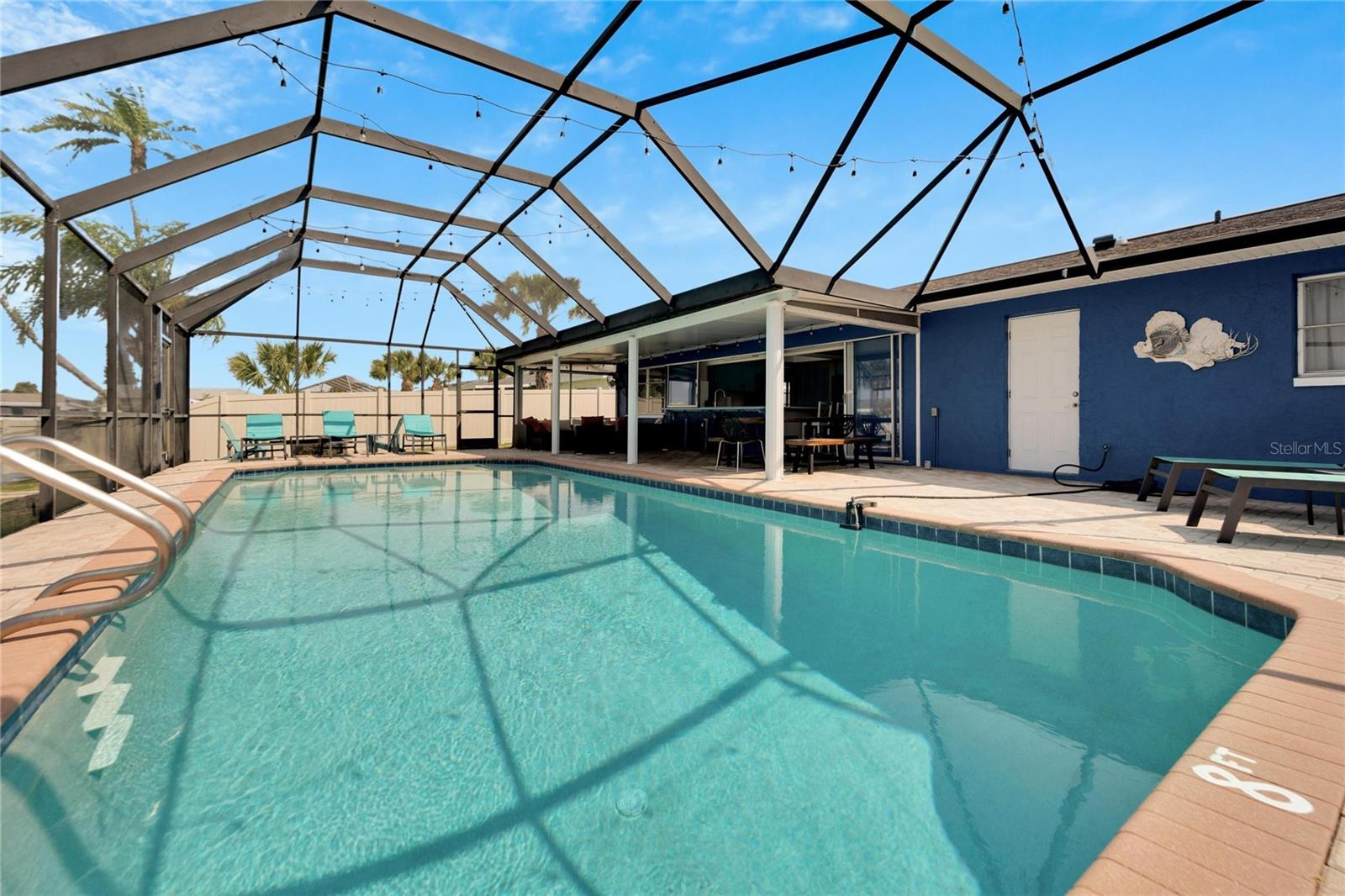 Listing photo id 59 for 1011 Spindle Palm Way