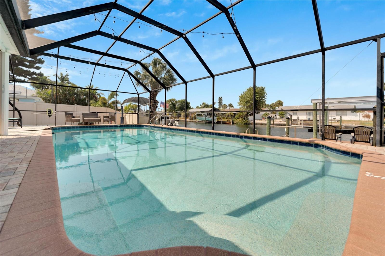 Listing photo id 60 for 1011 Spindle Palm Way