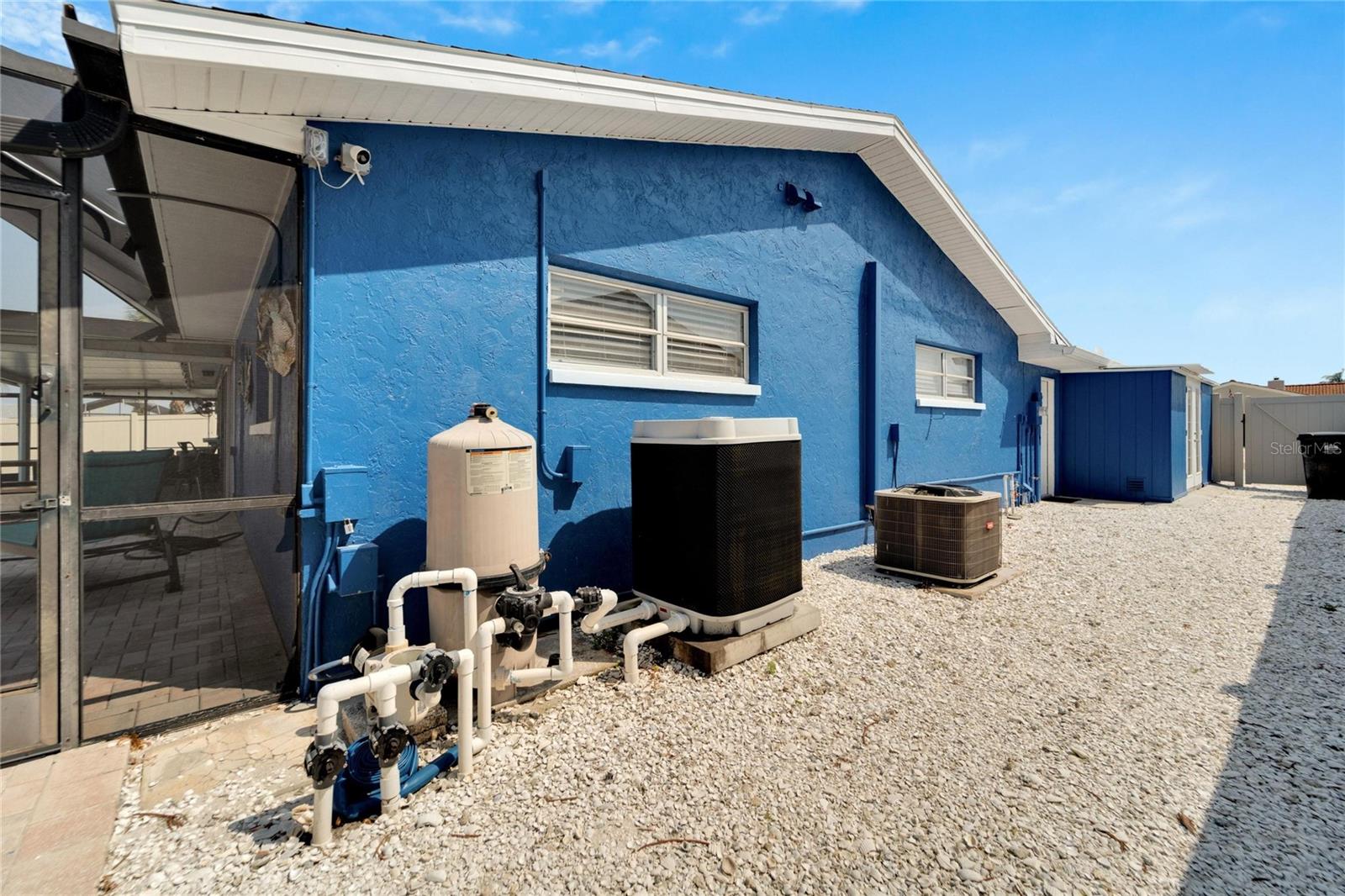 Listing photo id 62 for 1011 Spindle Palm Way