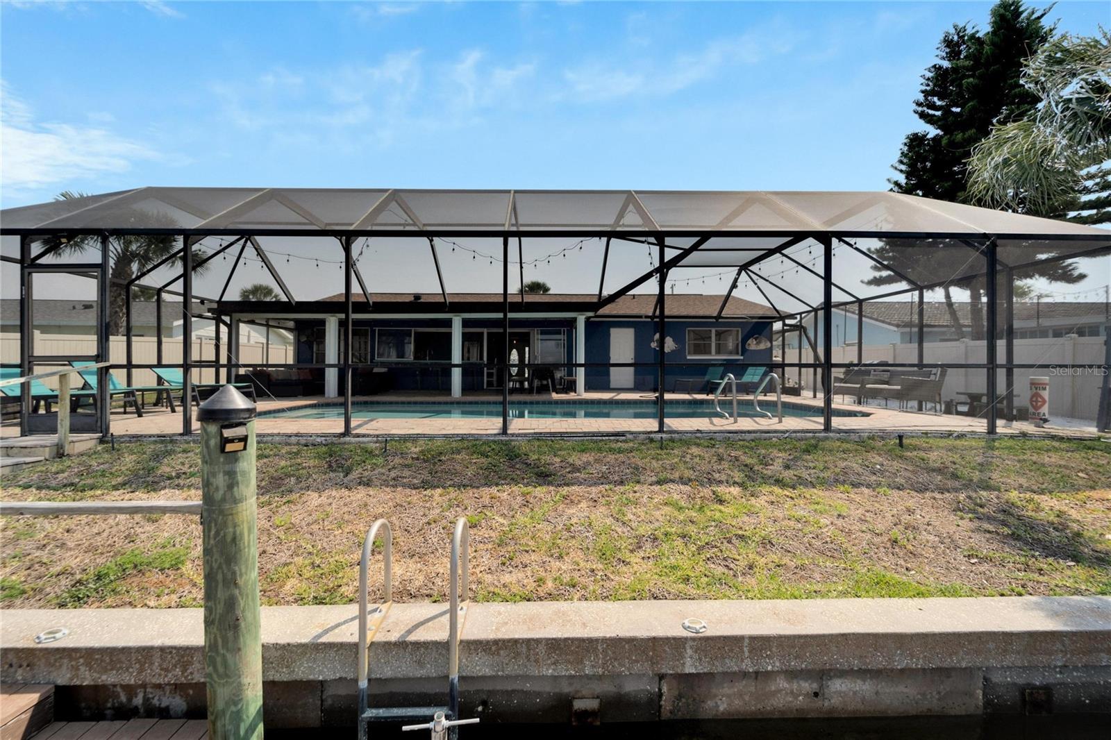 Listing photo id 67 for 1011 Spindle Palm Way