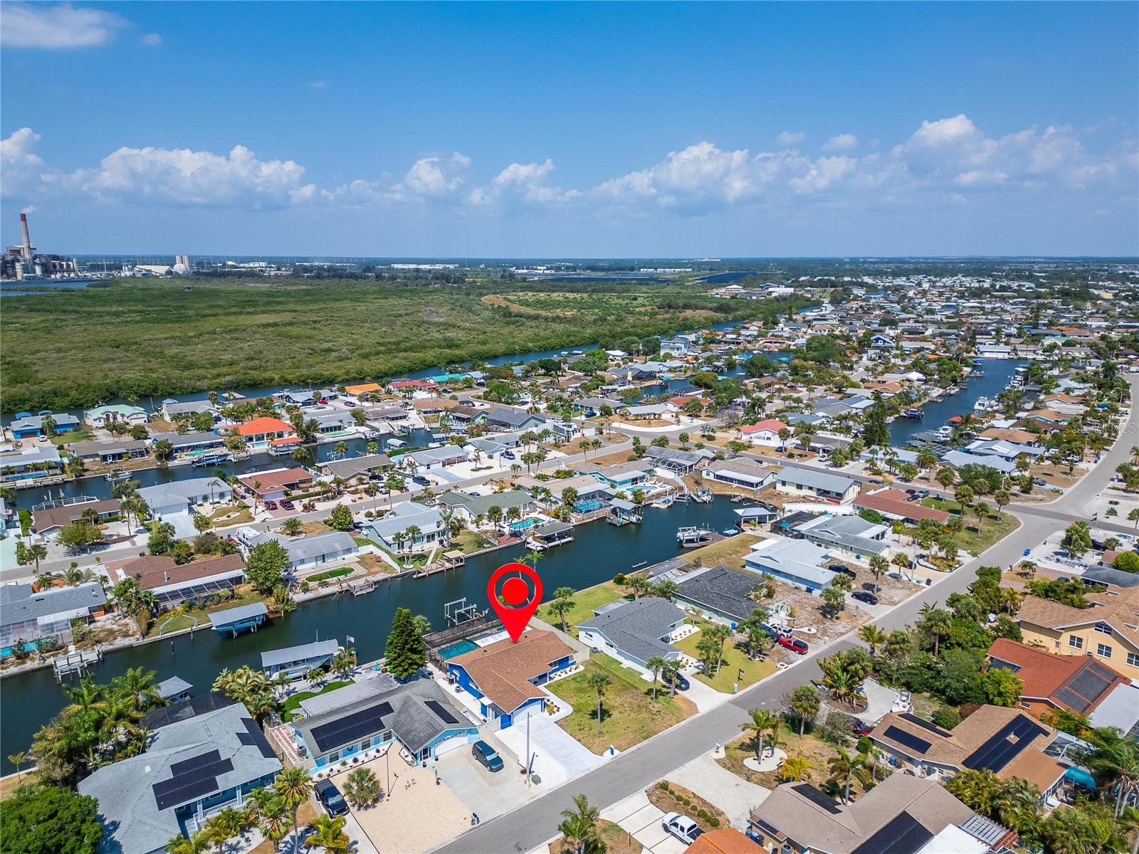 Listing photo id 80 for 1011 Spindle Palm Way