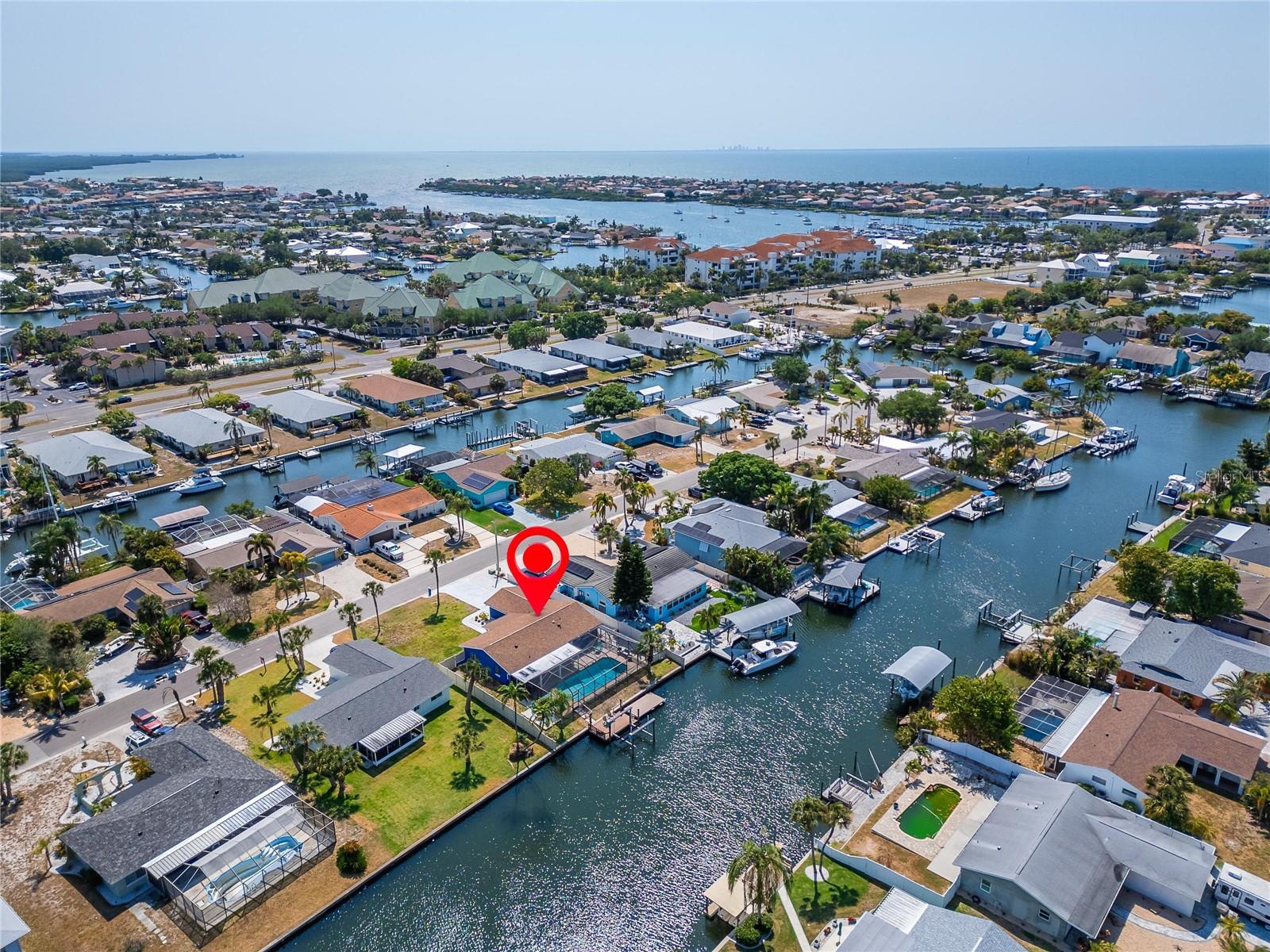 Listing photo id 90 for 1011 Spindle Palm Way