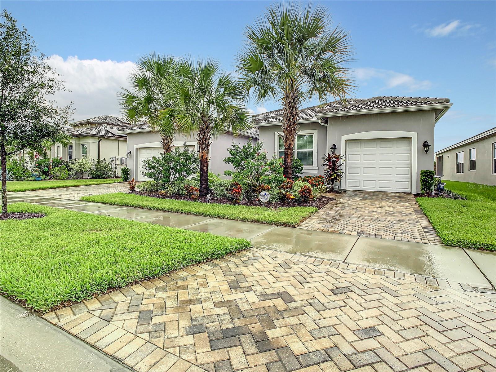 Listing photo id 1 for 4922 Pamplona Court