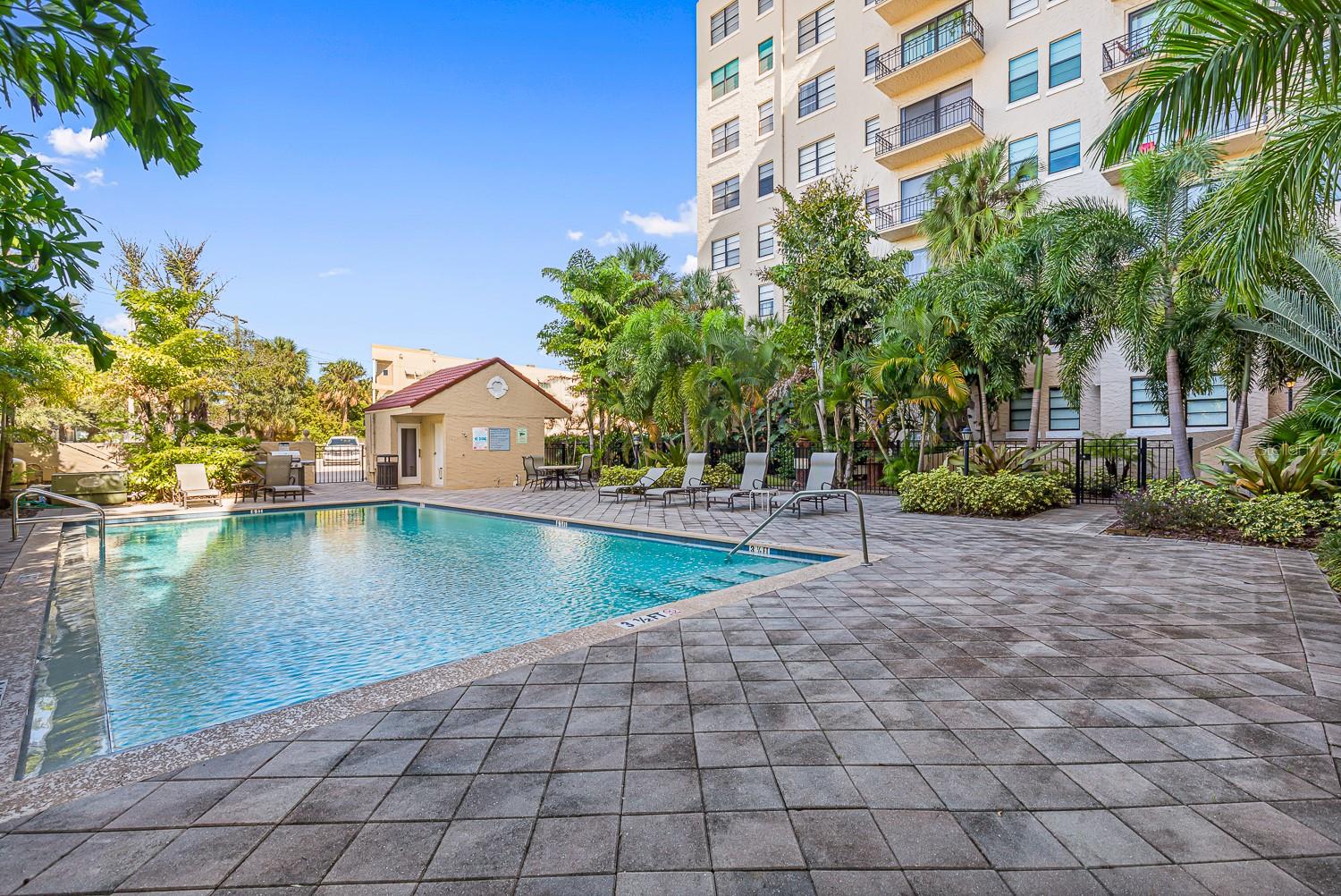 Image 45 of 46 For 2109 Bayshore Boulevard 306