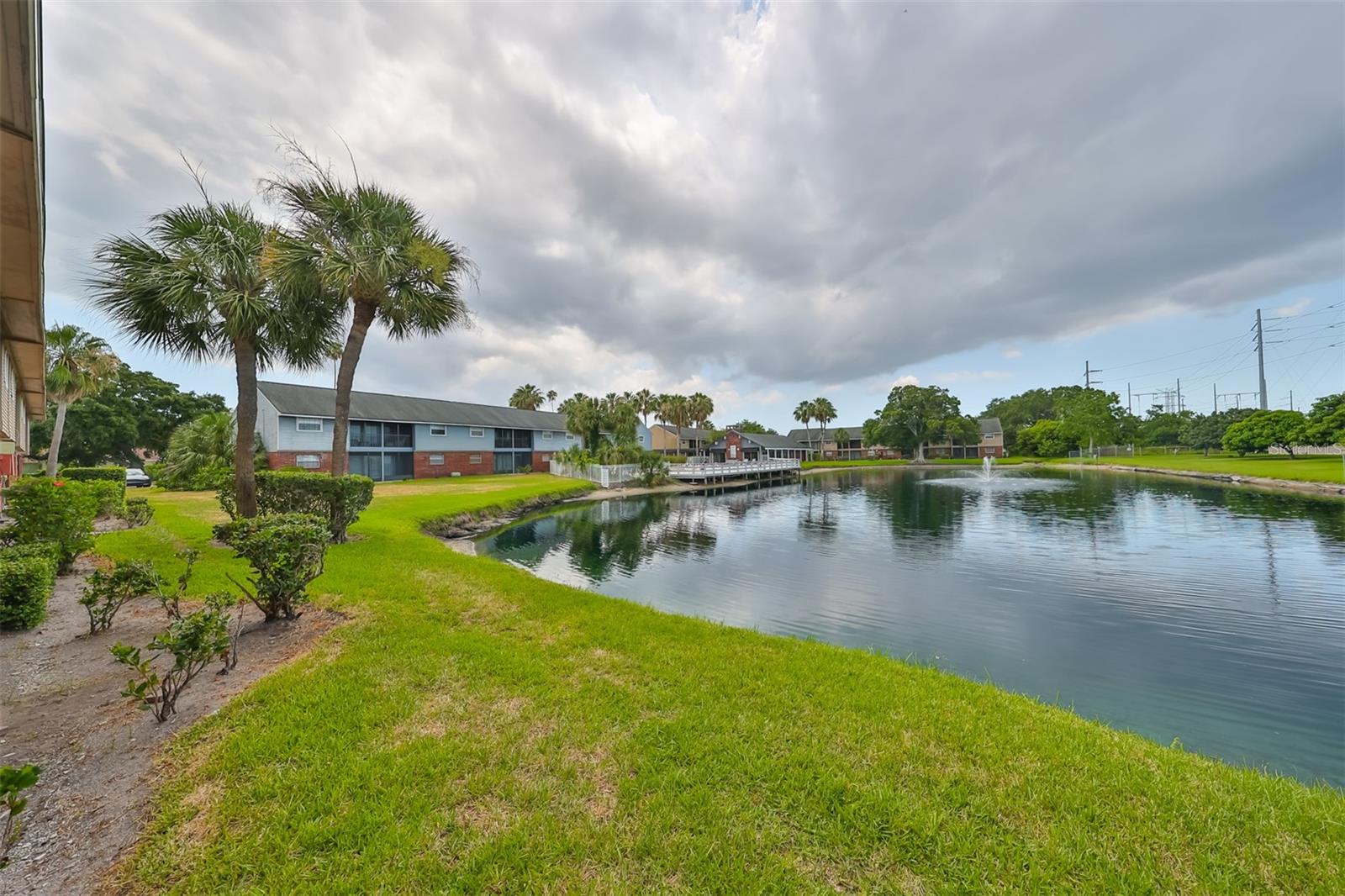 Listing photo id 25 for 200 Country Club Drive 307