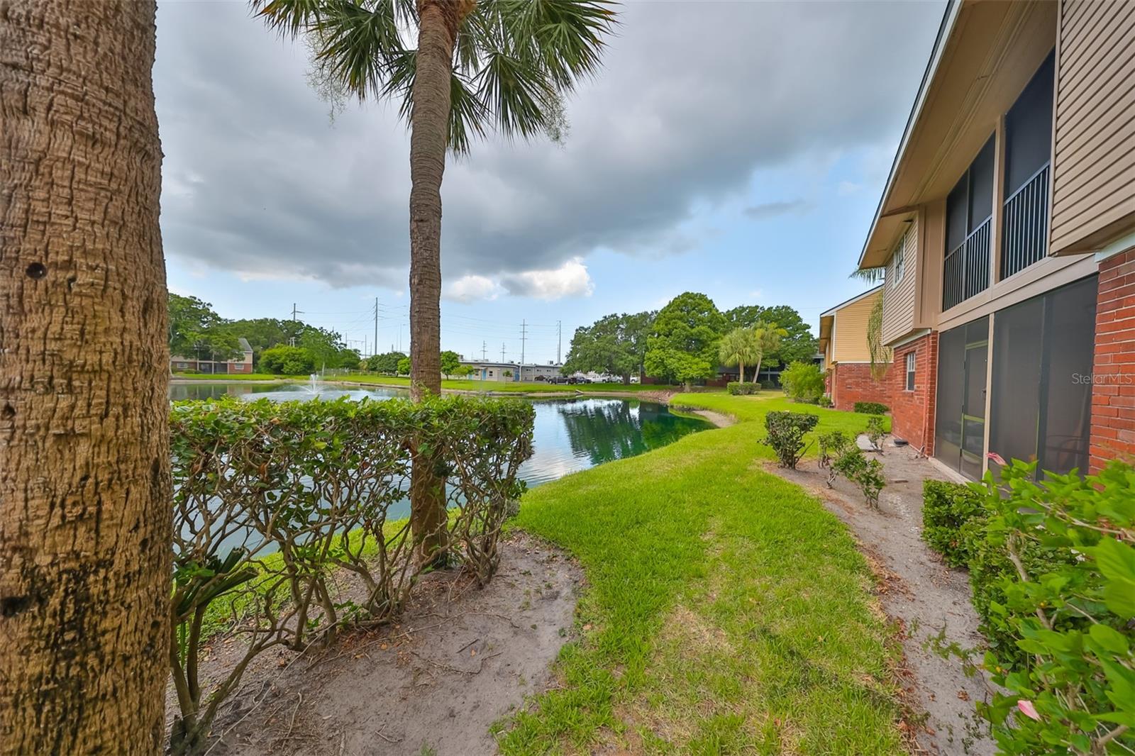 Listing photo id 26 for 200 Country Club Drive 307