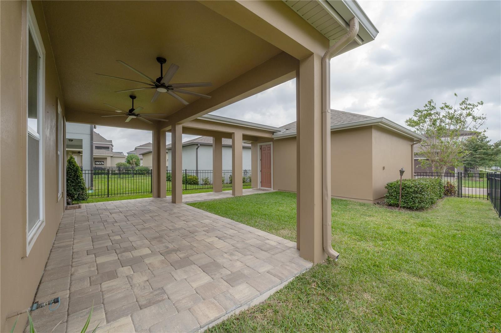 Listing photo id 45 for 5924 Village Center Drive