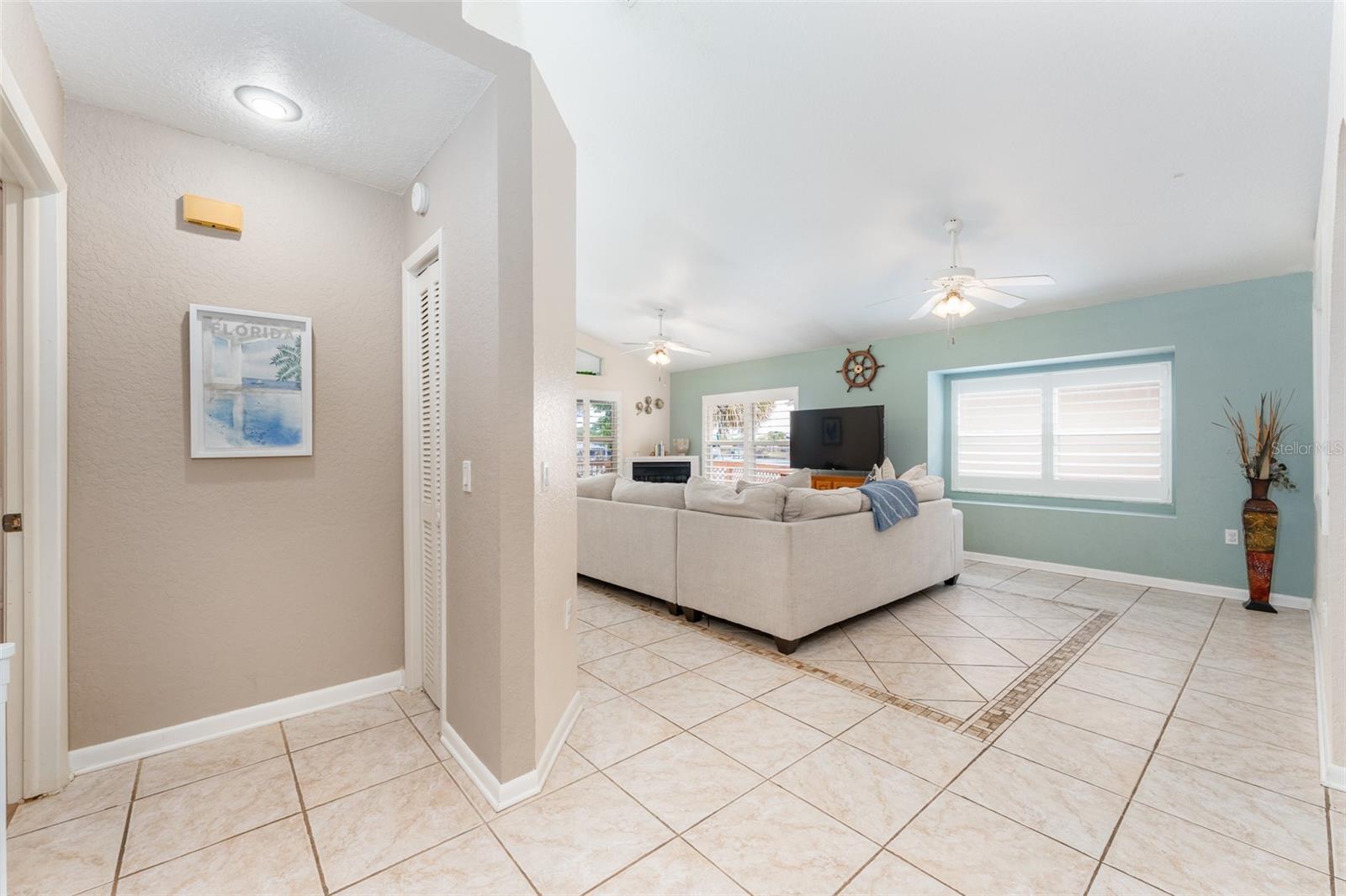 Listing photo id 12 for 835 Symphony Isles Boulevard