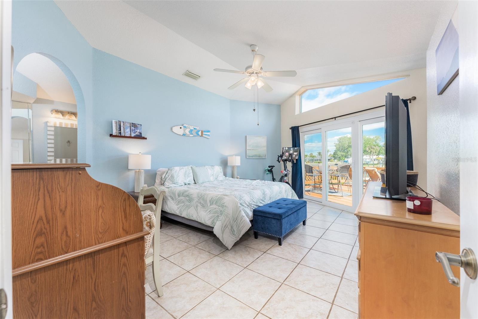 Listing photo id 25 for 835 Symphony Isles Boulevard