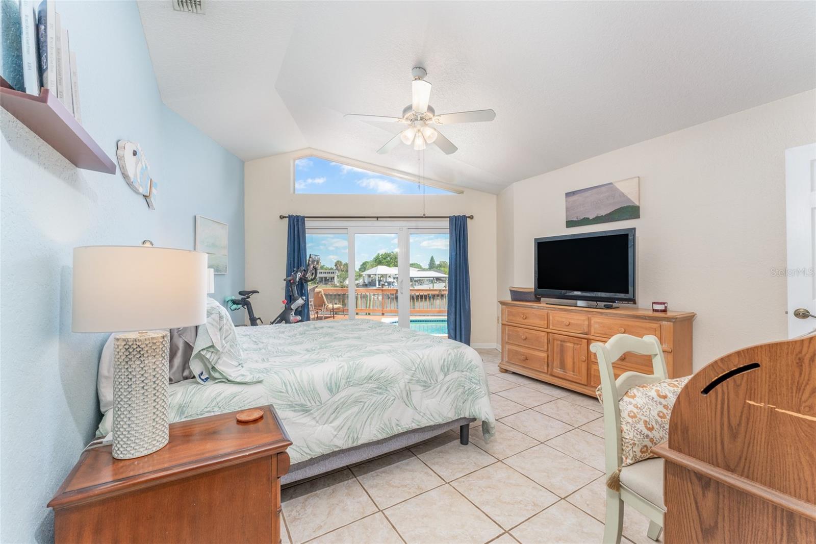 Listing photo id 26 for 835 Symphony Isles Boulevard