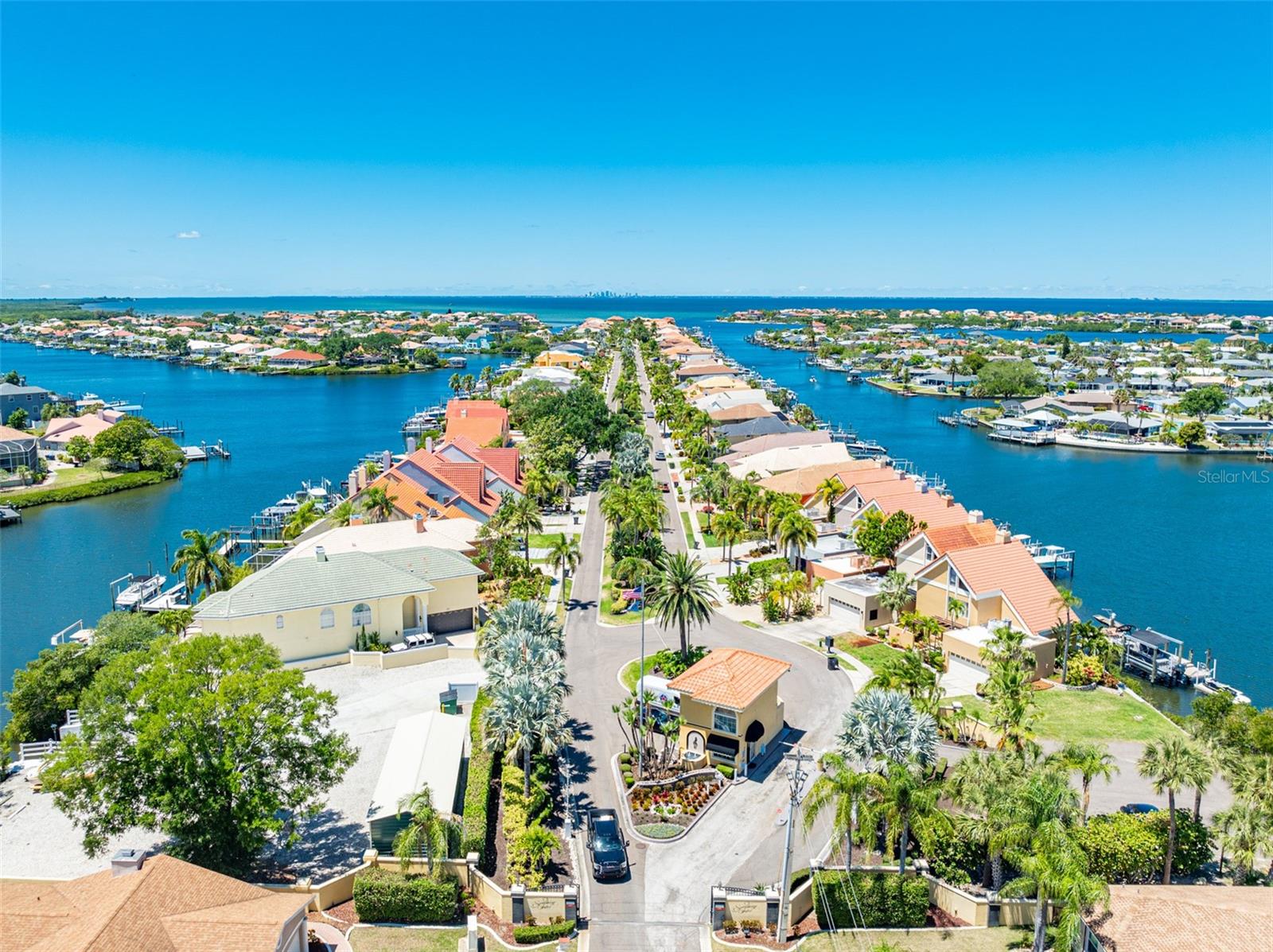 Listing photo id 61 for 835 Symphony Isles Boulevard