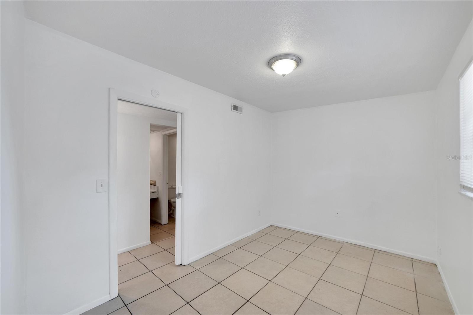 Listing photo id 25 for 8720 48th Street