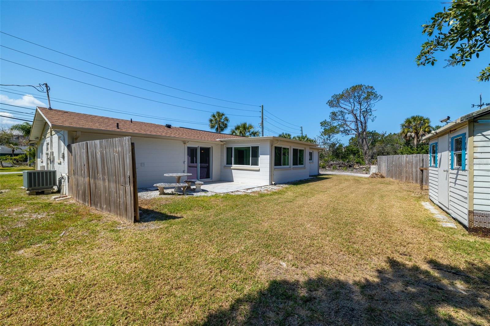 Listing photo id 26 for 5041 Bay Boulevard