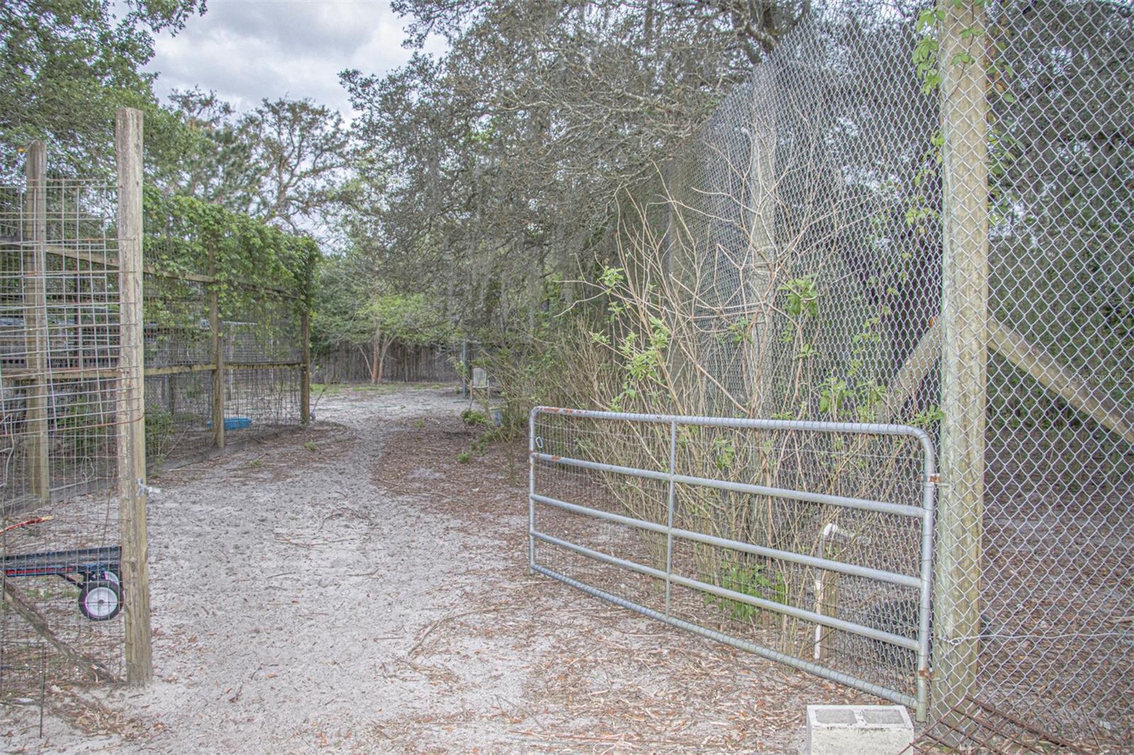 Listing photo id 3 for 360 Suncoast Boulevard