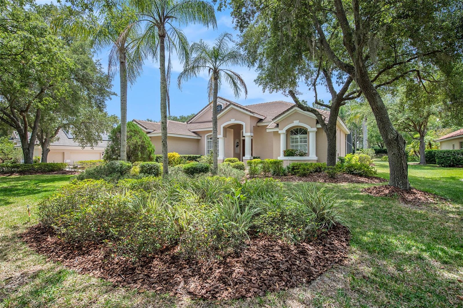 Listing photo id 8 for 8904 Magnolia Chase Circle