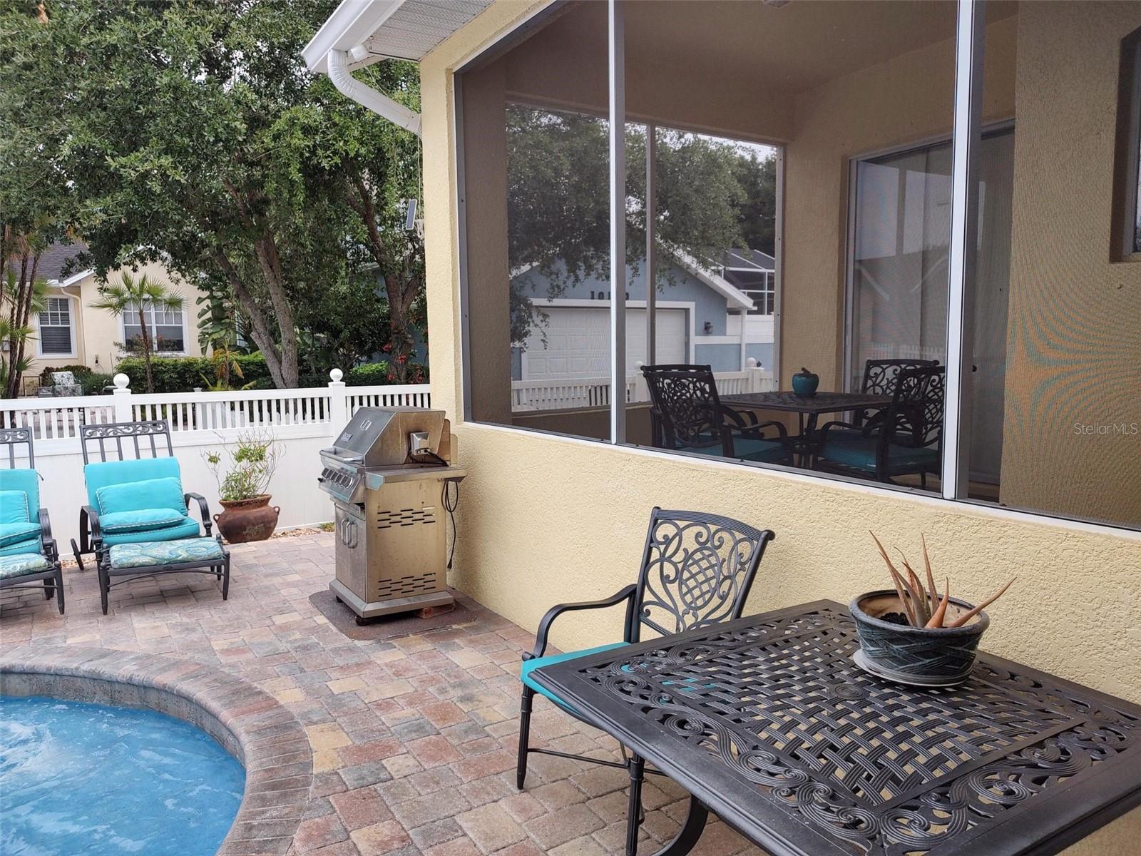 Listing photo id 27 for 3639 Hurston Street