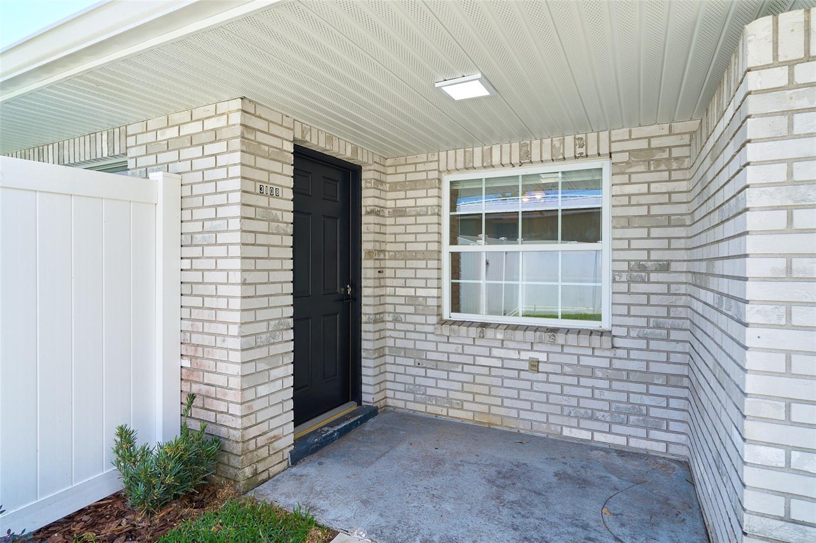 Listing photo id 65 for 3106 Bloomingdale Villas Court