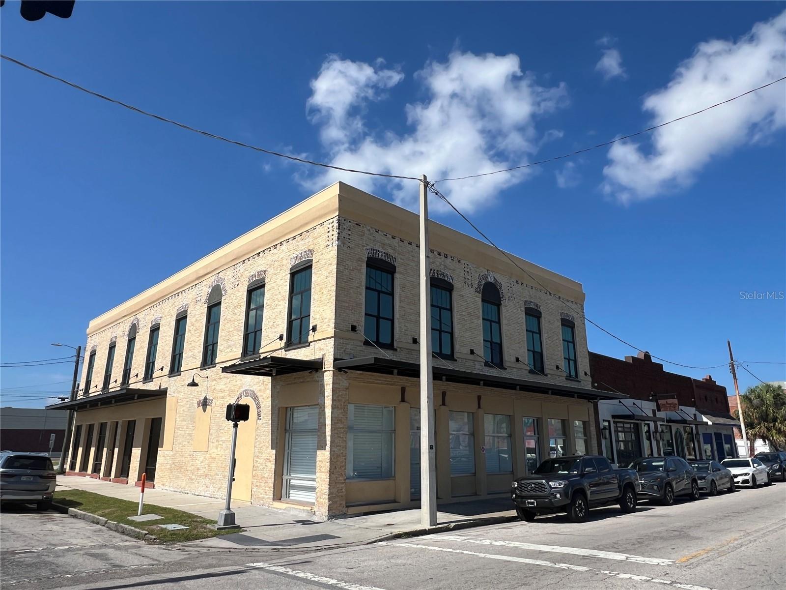 Image 7 of 10 For 2100 Main Street