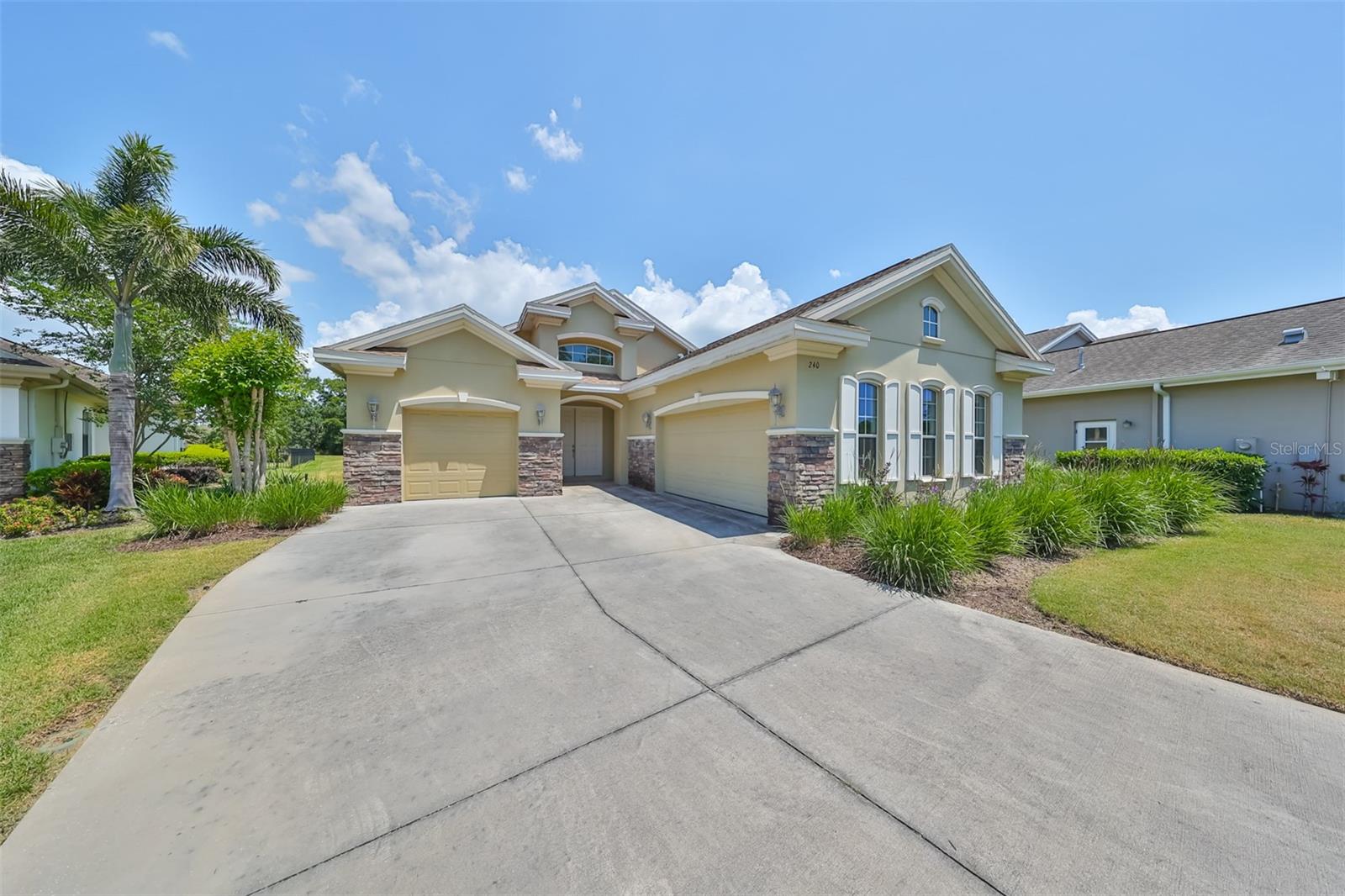 Details for 240 Lesley Lane, OLDSMAR, FL 34677