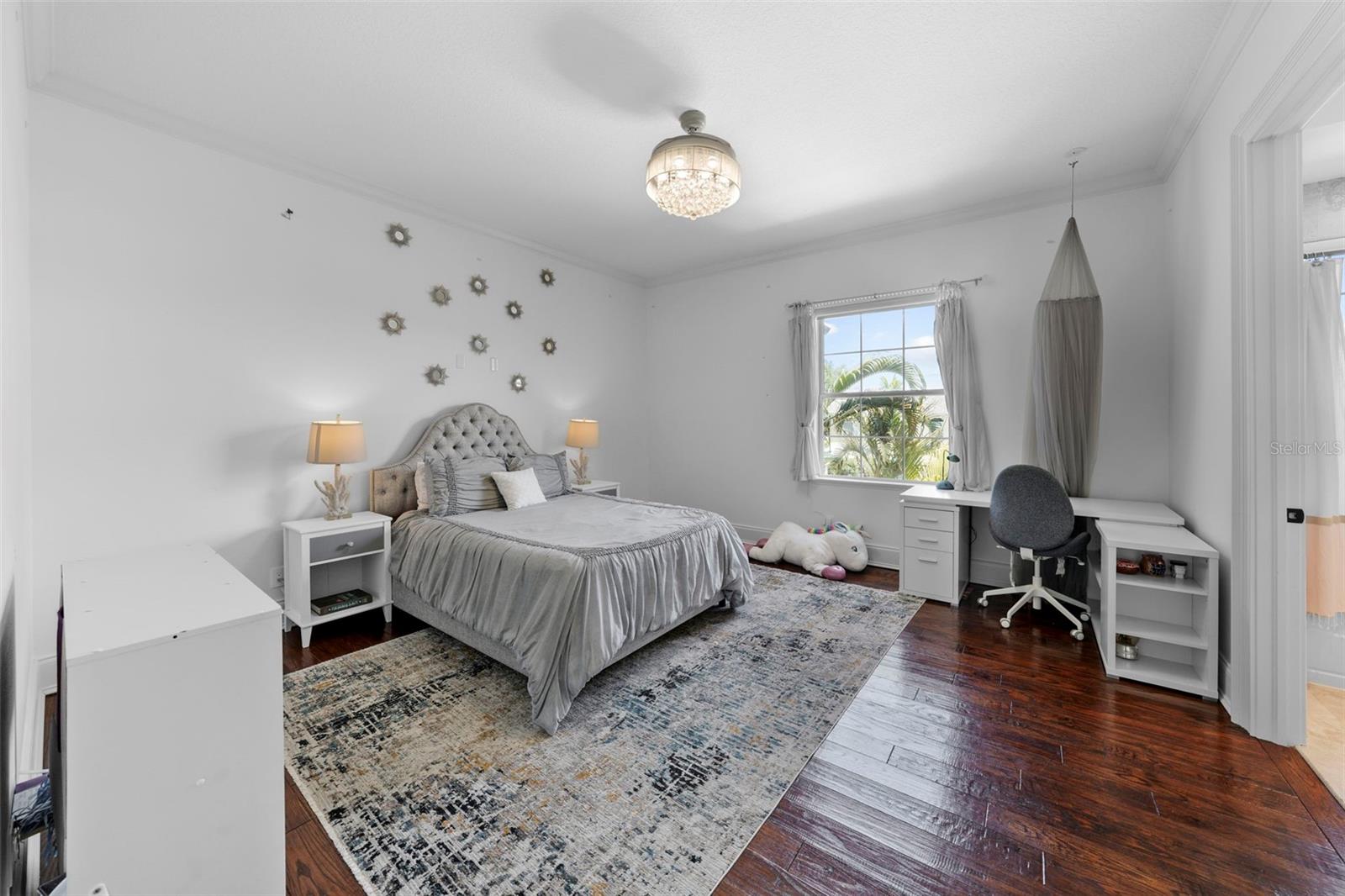 Listing photo id 29 for 4919 Melrose Avenue S