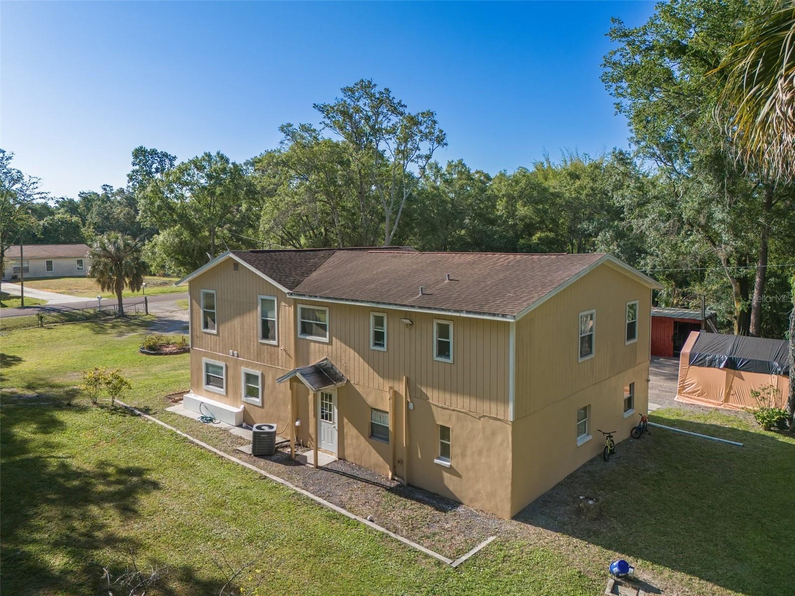 Listing photo id 2 for 2417 66th Street