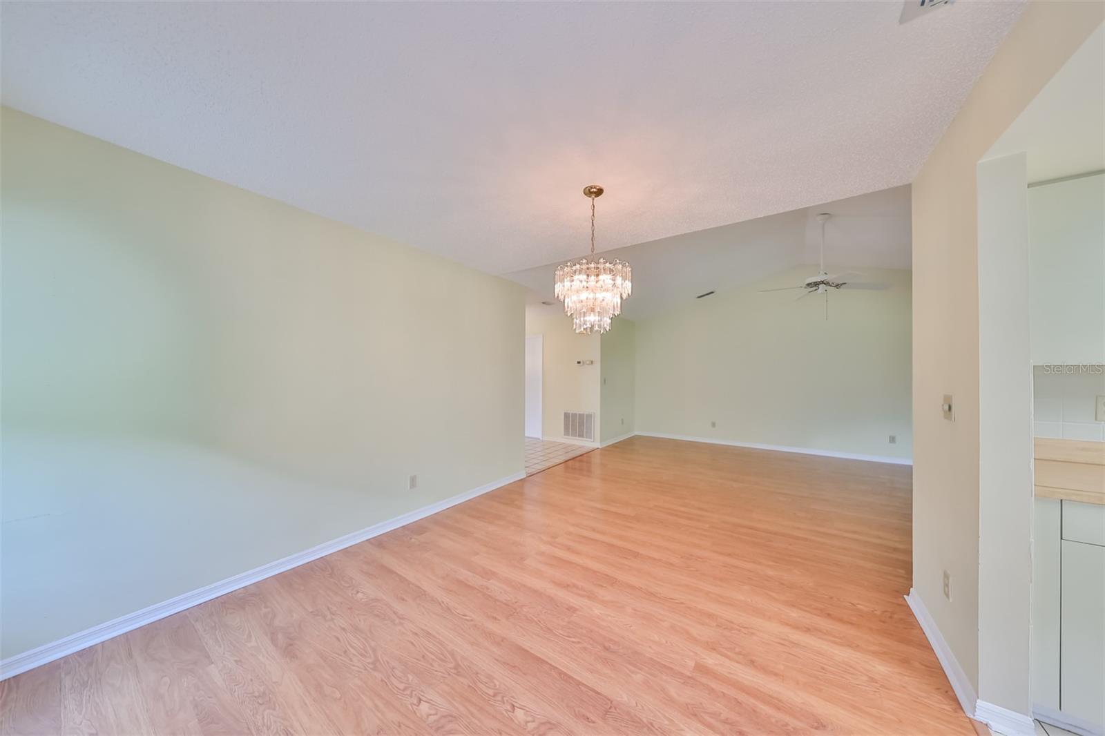 Image 11 of 79 For 2620 Locksley Street 261