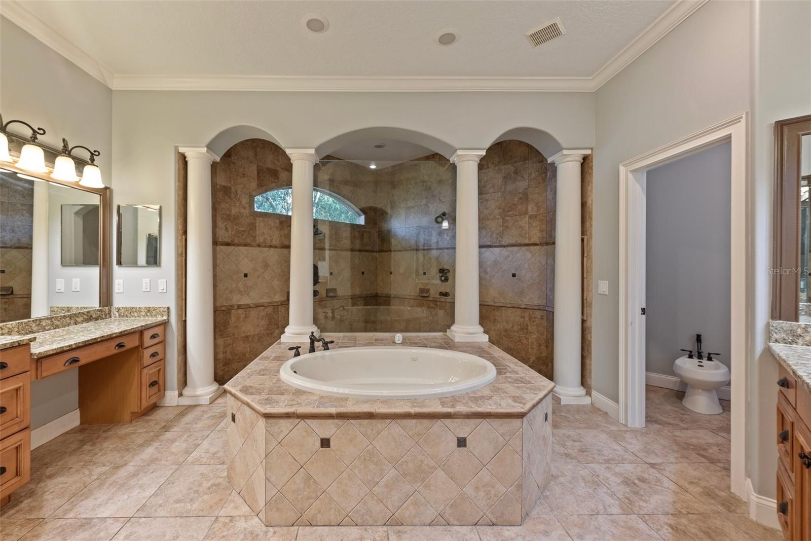 Listing photo id 37 for 6222 Wild Orchid Drive