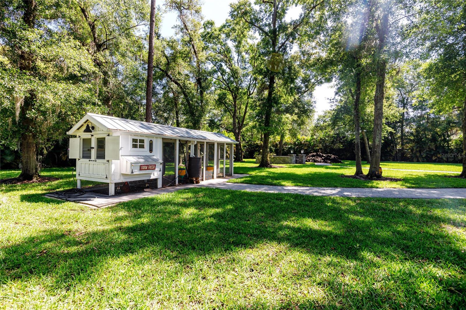 Listing photo id 92 for 17582 Brown Road