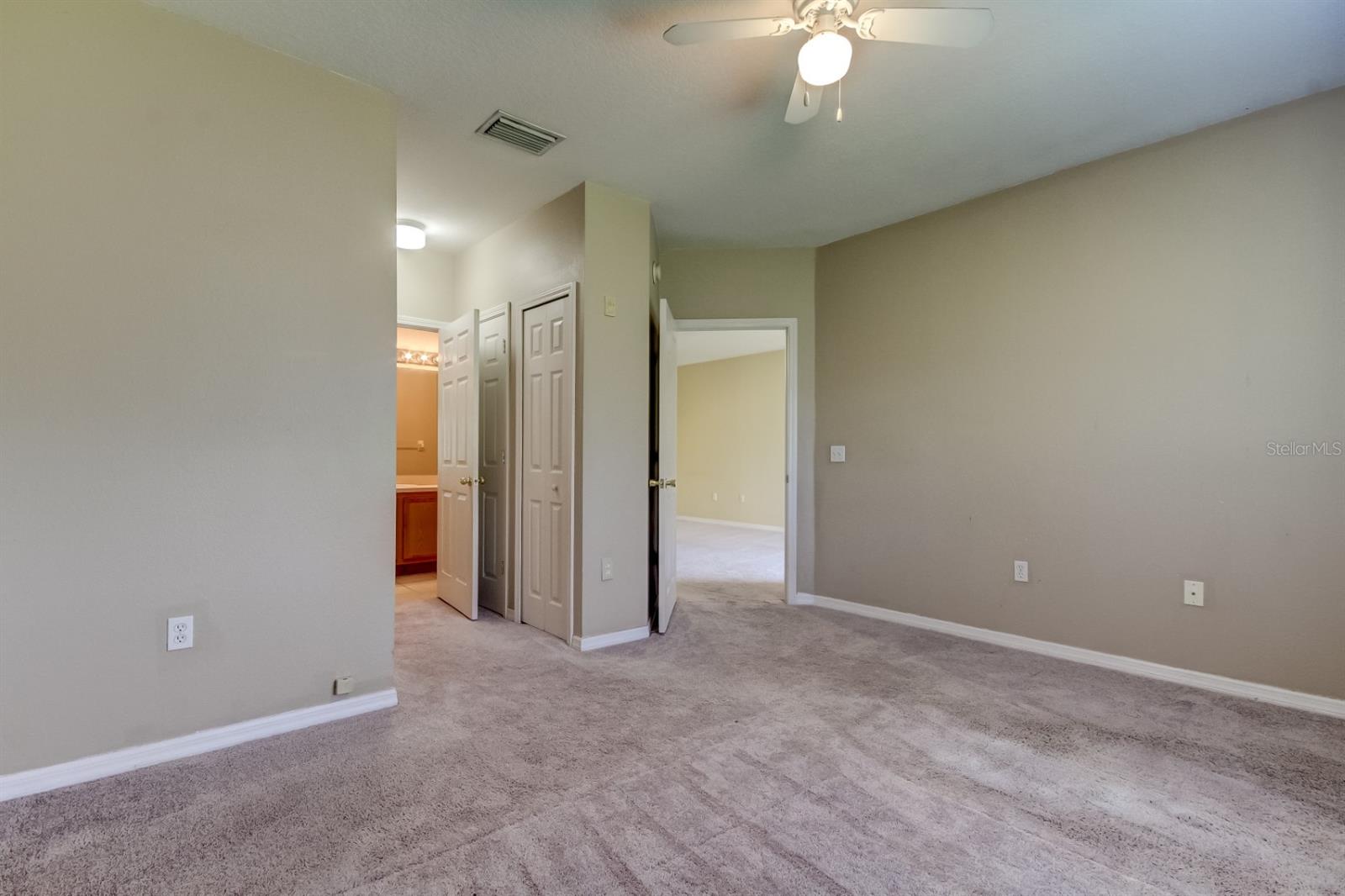 Image 19 of 42 For 9517 Amberdale Court 201