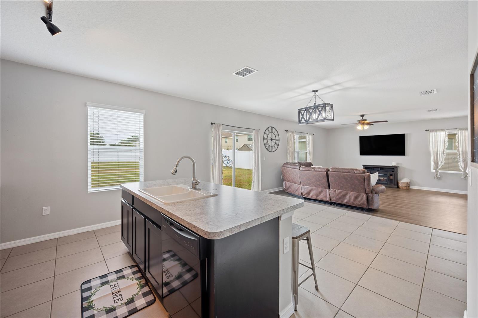 Listing photo id 11 for 3138 Northview Road