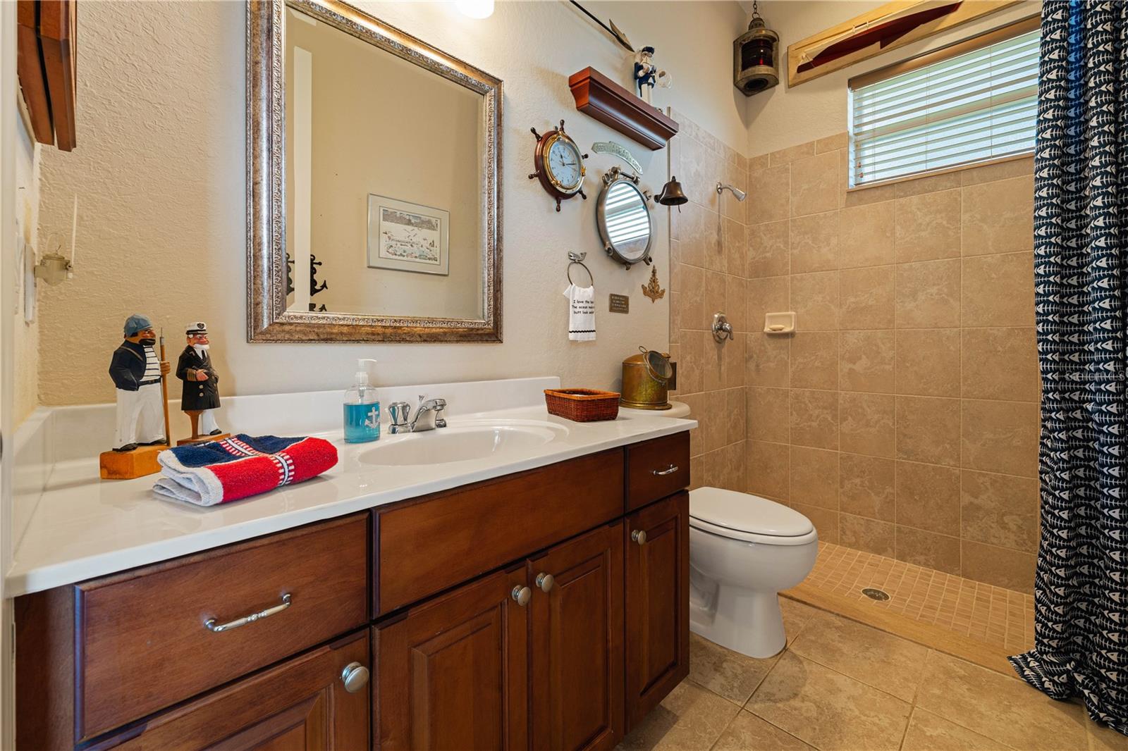 Listing photo id 20 for 1512 Parilla Circle