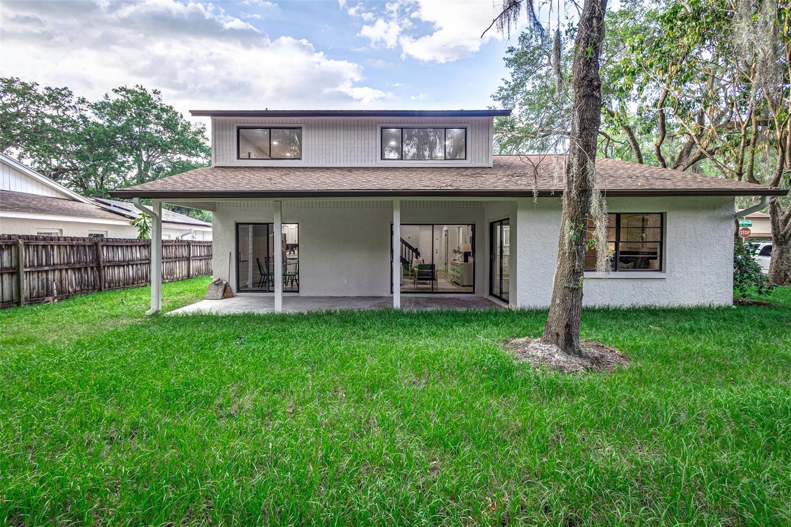 Listing photo id 57 for 14842 Oak Vine Drive