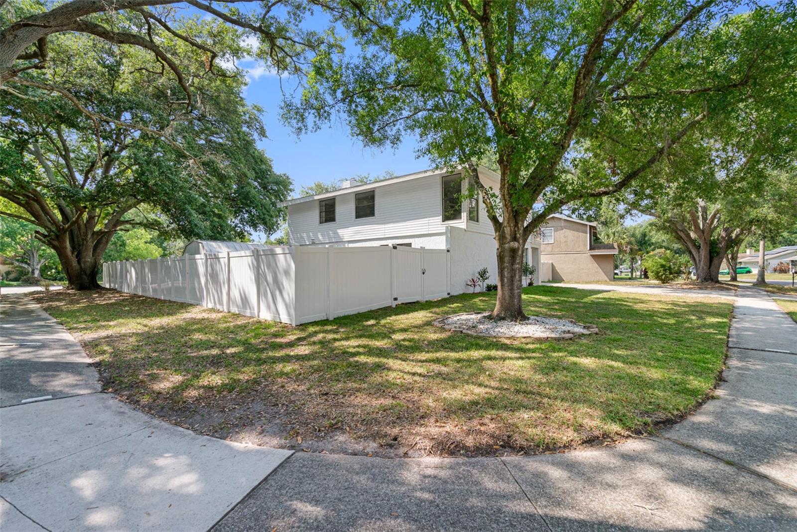 Listing photo id 1 for 4511 Grainary Avenue